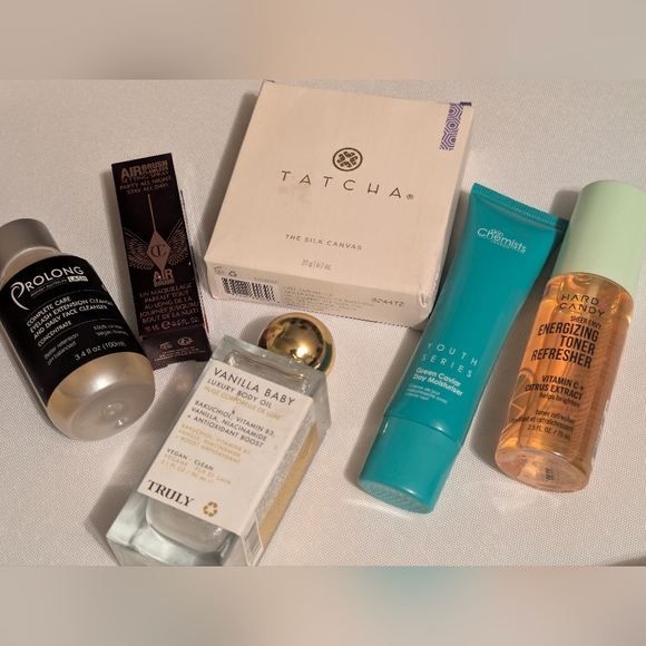 11 Pounds Of New And Sampled Assorted Beauty and Skincare Collection - Picture 11 of 16